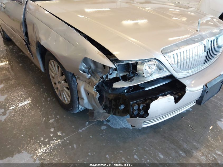 2003 Lincoln Town Car Signature VIN: 1LNHM82W13Y627430 Lot: 43652303