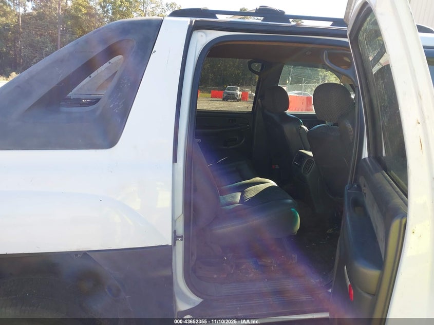 2003 Chevrolet Avalanche 1500 VIN: 3GNEC13T73G129742 Lot: 43652355