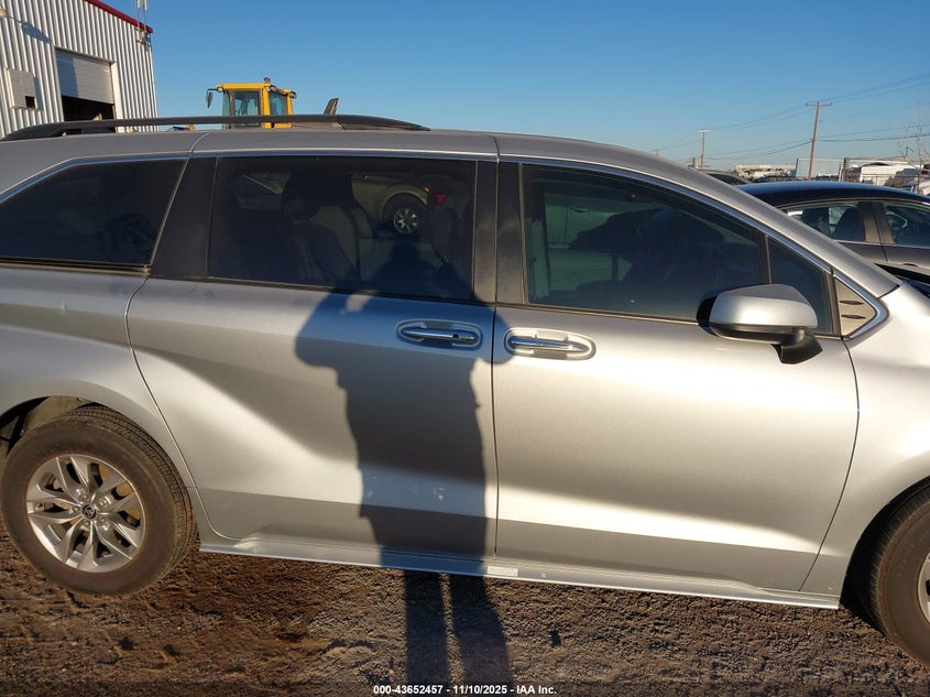 5TDYRKEC5NS081542 2022 TOYOTA SIENNA photo no. 13