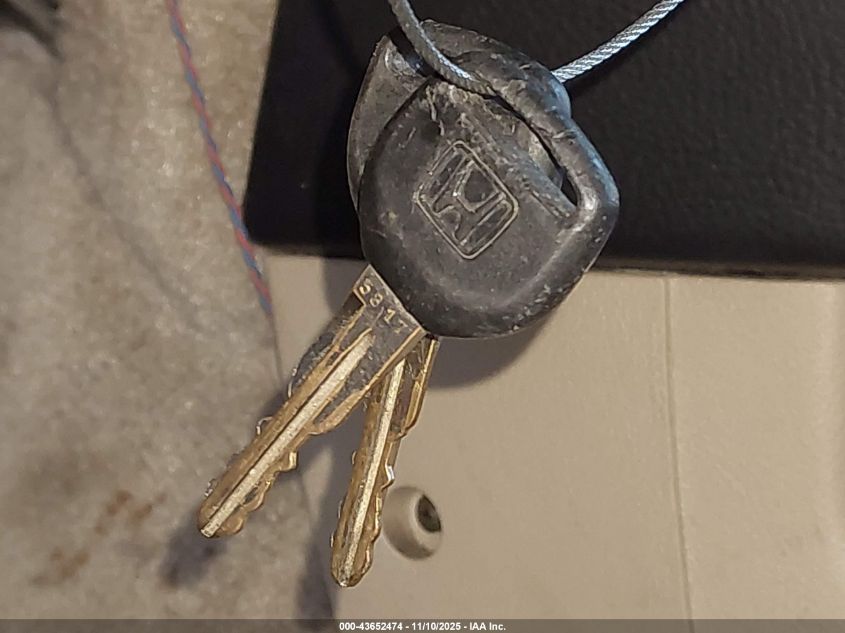 1993 Honda Accord Lx VIN: 1HGCB7653PA166067 Lot: 43652474