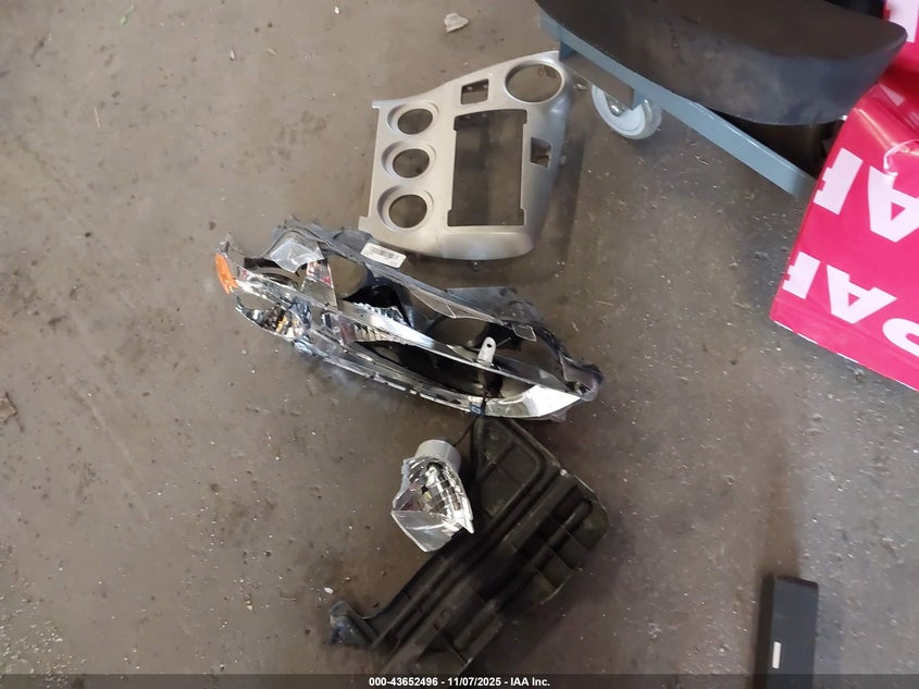 2009 Toyota Matrix S VIN: 2T1LE40E69C010181 Lot: 43652496