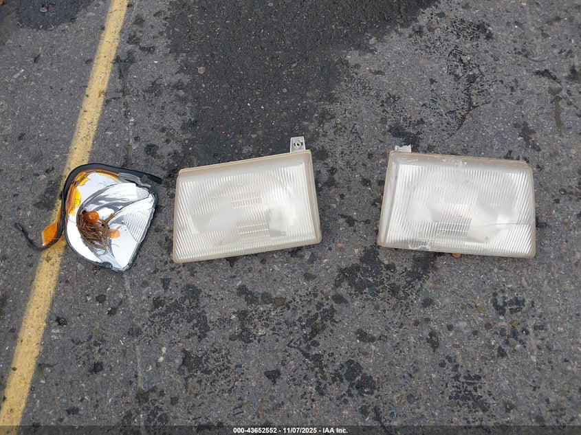 1994 Ford Econoline E350 Super Duty VIN: 1FBJS31H5RHB42979 Lot: 43652552