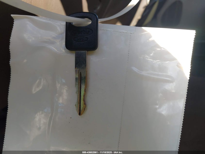 2002 Ford F-350 Lariat/Xl/Xlt VIN: 1FTSW31S02EA64666 Lot: 43652561