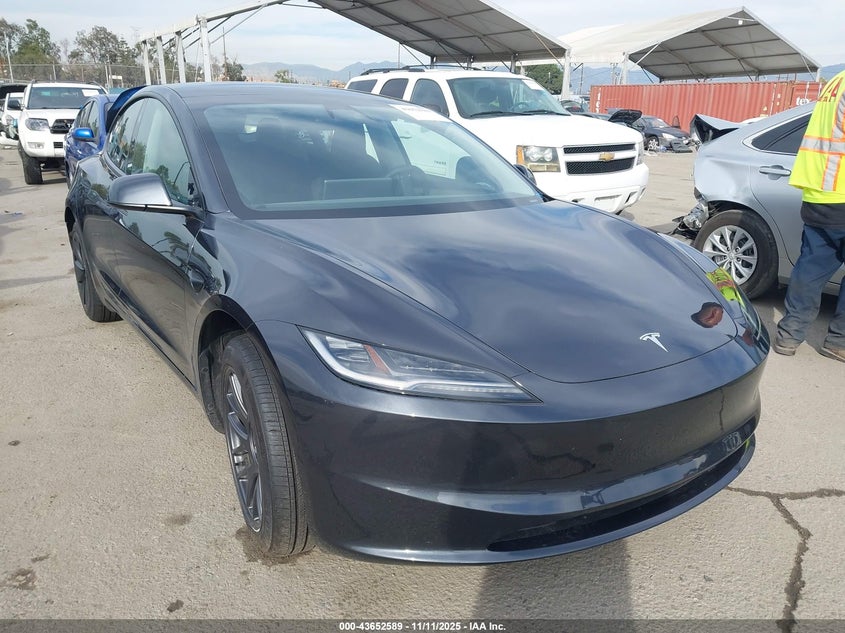 TESLA MODEL 3 LONG RANGE REAR-WHEEL DRIVE/STANDARD