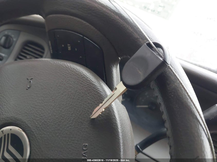 2007 Mercury Grand Marquis Ls VIN: 2MEFM75V47X627533 Lot: 43652616