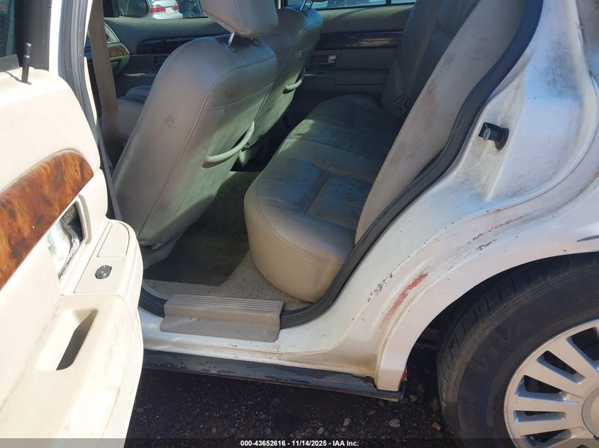 2007 Mercury Grand Marquis Ls VIN: 2MEFM75V47X627533 Lot: 43652616