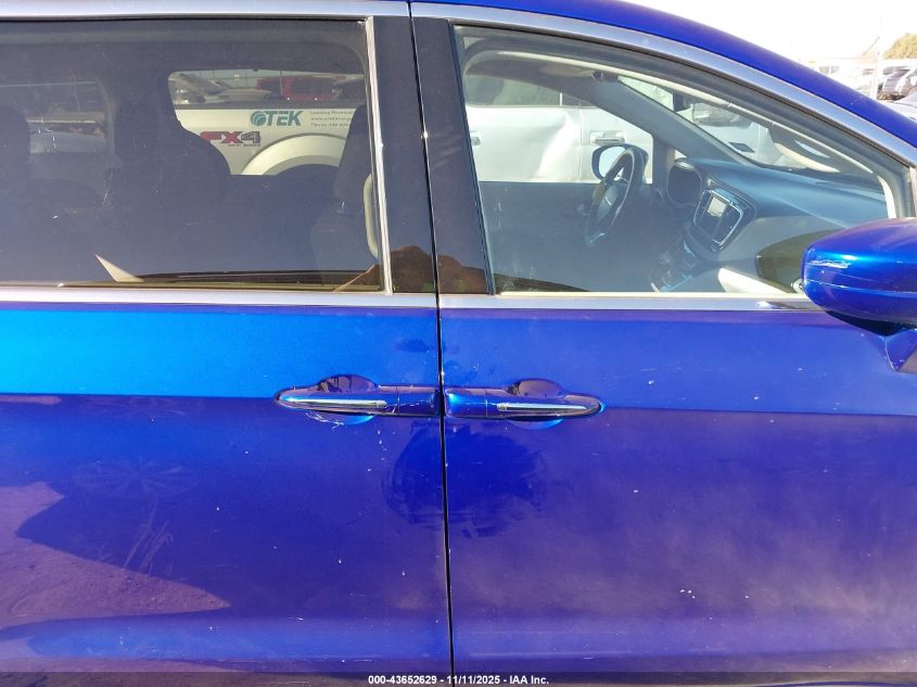 2020 Chrysler Pacifica Touring VIN: 2C4RC1FG8LR237550 Lot: 43652629