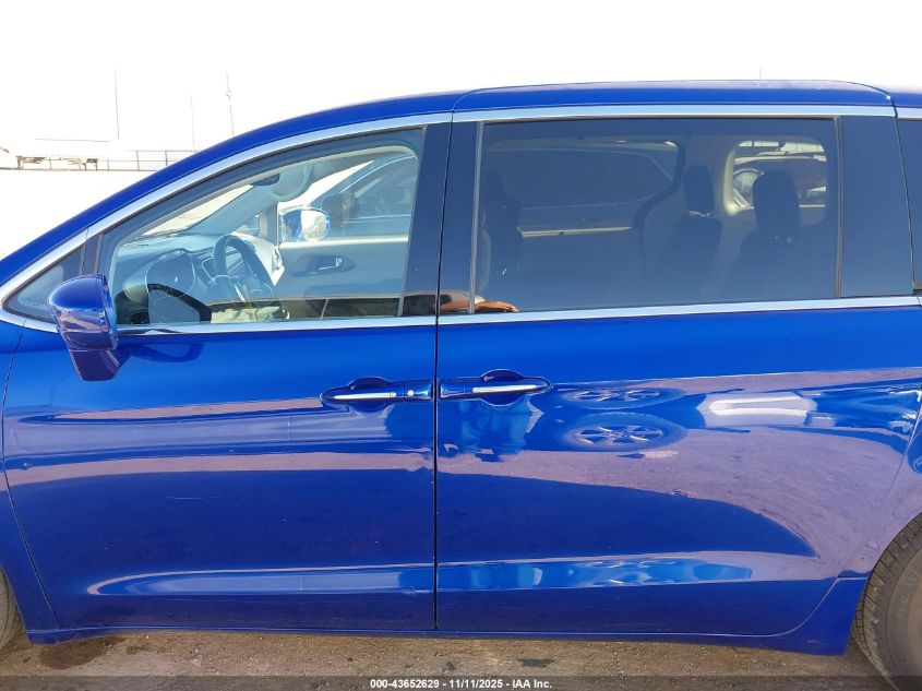 2020 Chrysler Pacifica Touring VIN: 2C4RC1FG8LR237550 Lot: 43652629