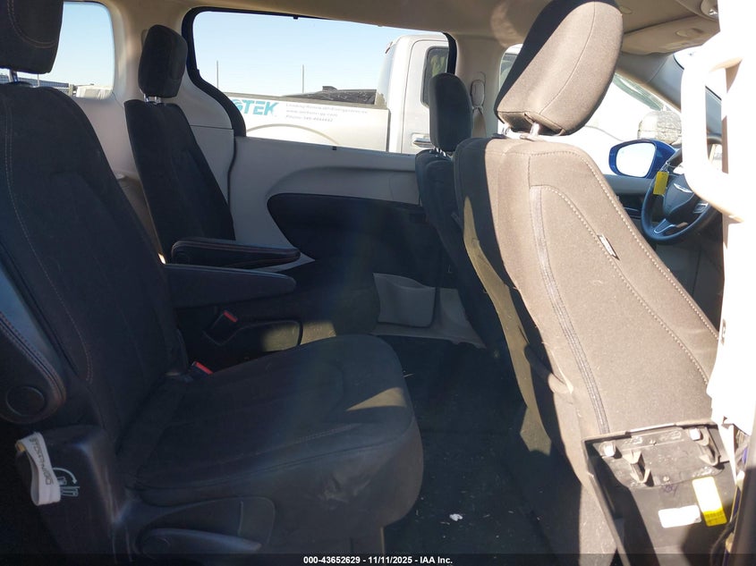 2020 Chrysler Pacifica Touring VIN: 2C4RC1FG8LR237550 Lot: 43652629