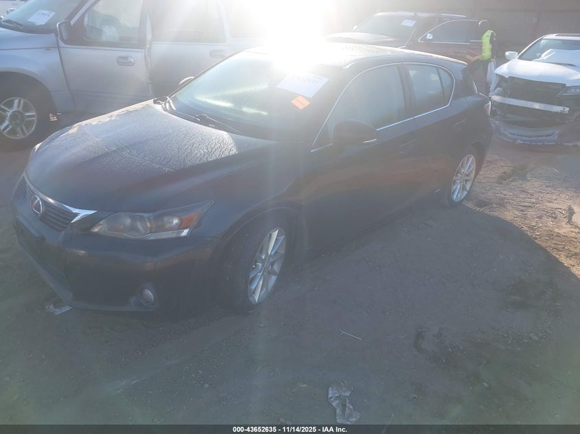 JTHKD5BH5C2061011 2012 LEXUS CT photo no. 2