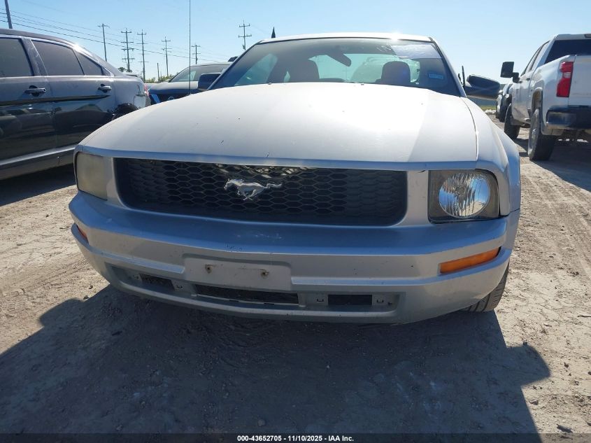 2007 Ford Mustang V6 Deluxe/V6 Premium VIN: 1ZVFT80NX75277292 Lot: 43652705