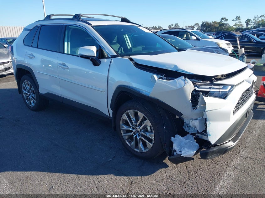 TOYOTA RAV4 XLE PREMIUM