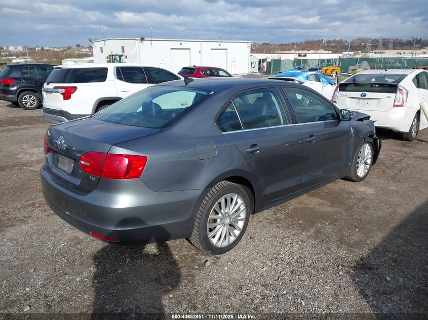 3VW3L7AJ1DM419611 2013 VOLKSWAGEN JETTA photo no. 4