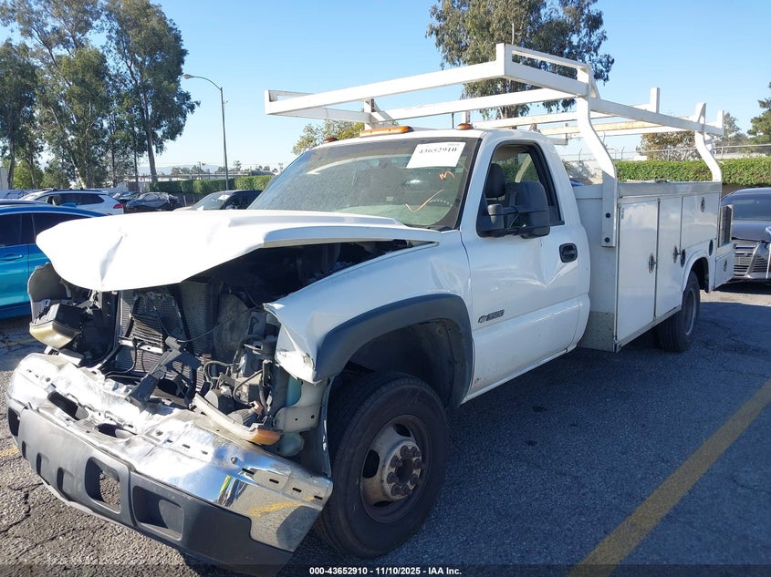 1GBJC34U57E185013 2007 CHEVROLET  photo no. 2