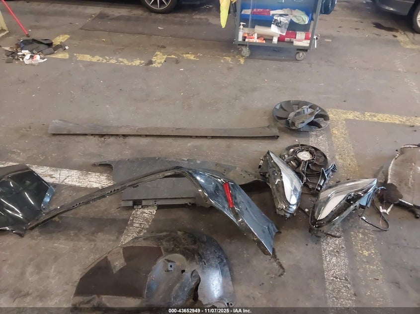 2023 Tesla Model Y Awd/Long Range Dual Motor All-Wheel Drive VIN: 7SAYGAEE6PF882606 Lot: 43652949