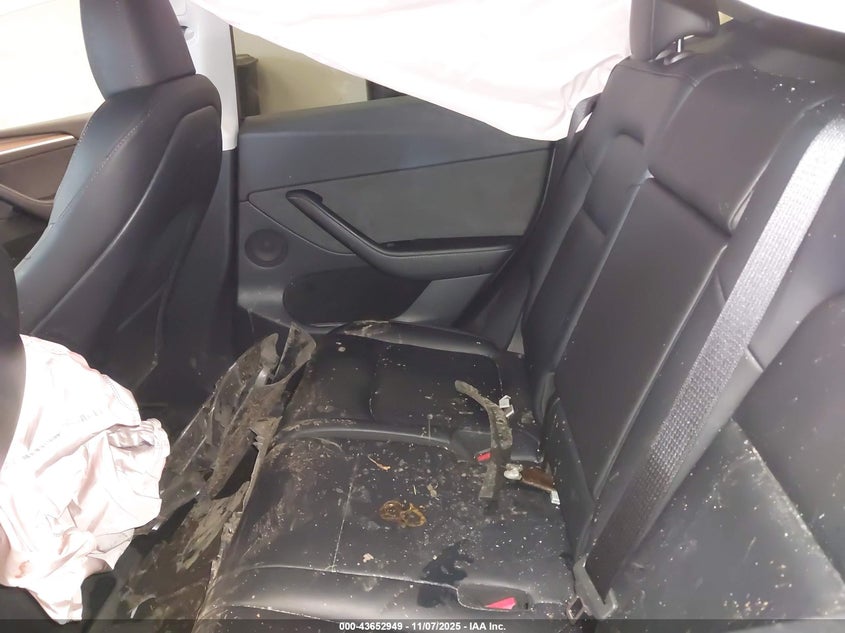 2023 Tesla Model Y Awd/Long Range Dual Motor All-Wheel Drive VIN: 7SAYGAEE6PF882606 Lot: 43652949