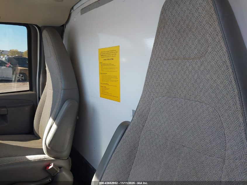 2017 Chevrolet Express Cutaway Work Van VIN: 1GB0GRFF5H1314846 Lot: 43652952