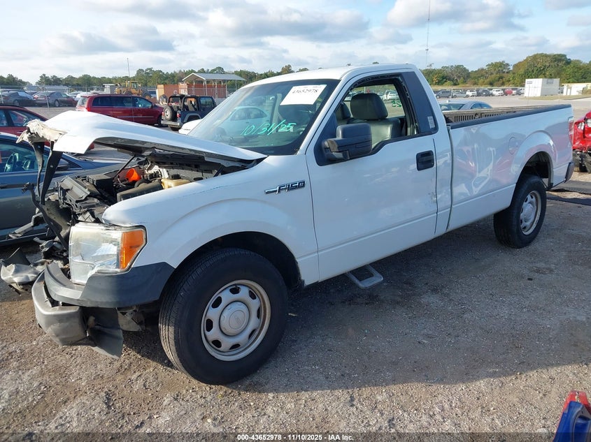 1FTMF1CM8CKD44415 2012 FORD F-150 photo no. 2