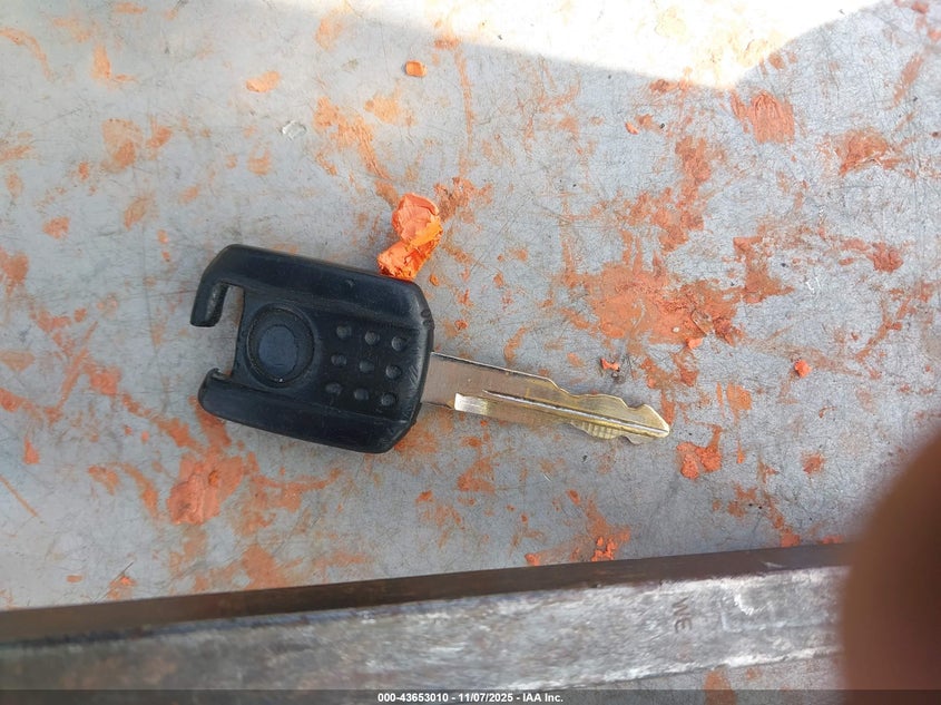 2005 Mercury Grand Marquis Gs VIN: 2MEFM74WX5X665582 Lot: 43653010