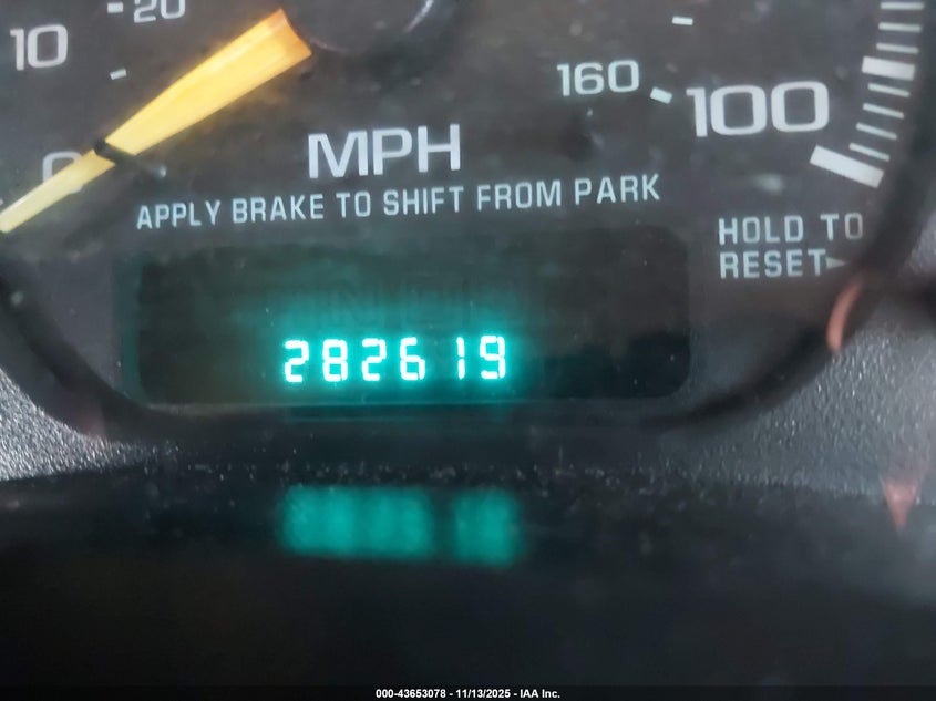 2001 Chevrolet Suburban 1500 Lt VIN: 3GNEC16T51G140859 Lot: 43653078