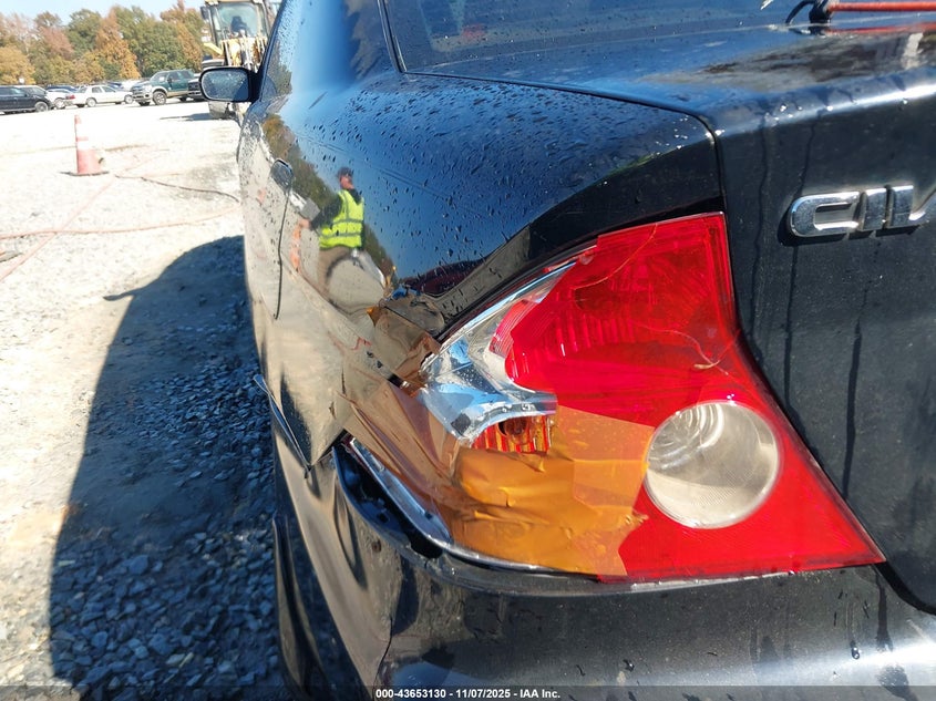 1HGEM22504L010337 2004 HONDA CIVIC photo no. 6