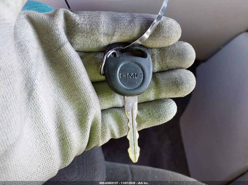 2002 GMC Yukon Sle VIN: 1GKEK13Z12R214465 Lot: 43653137