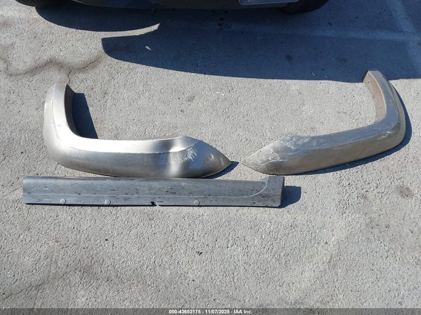 2003 Ford E-350 Super Duty Chateau/Xl/Xlt VIN: 1FBNE31L43HB40208 Lot: 43653175