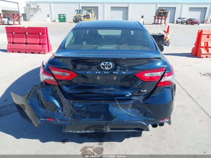 2018 TOYOTA CAMRY SE - 4T1B11HK3JU637018