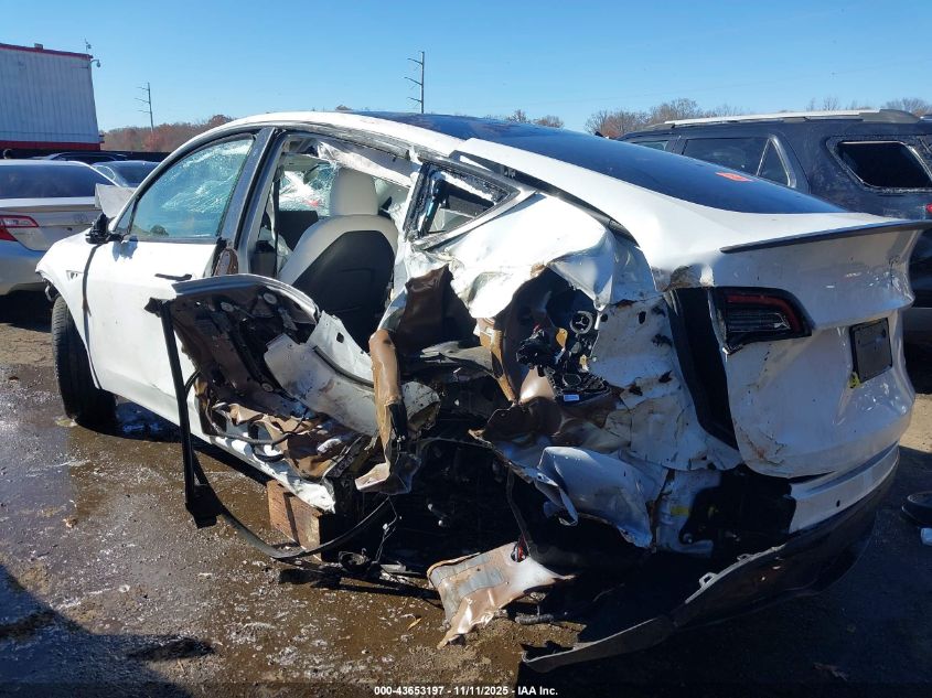 2022 Tesla Model Y Performance Dual Motor All-Wheel Drive VIN: 7SAYGDEFXNF440239 Lot: 43653197