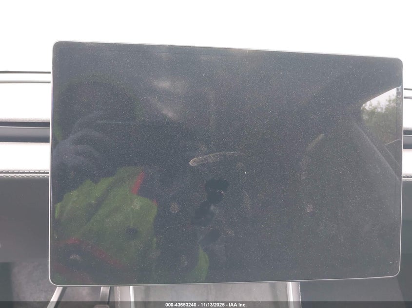 2026 Tesla Model Y Long Range Dual Motor All-Wheel Drive/Long Range Launch Series VIN: 7SAYGDEE5TA414553 Lot: 43653240