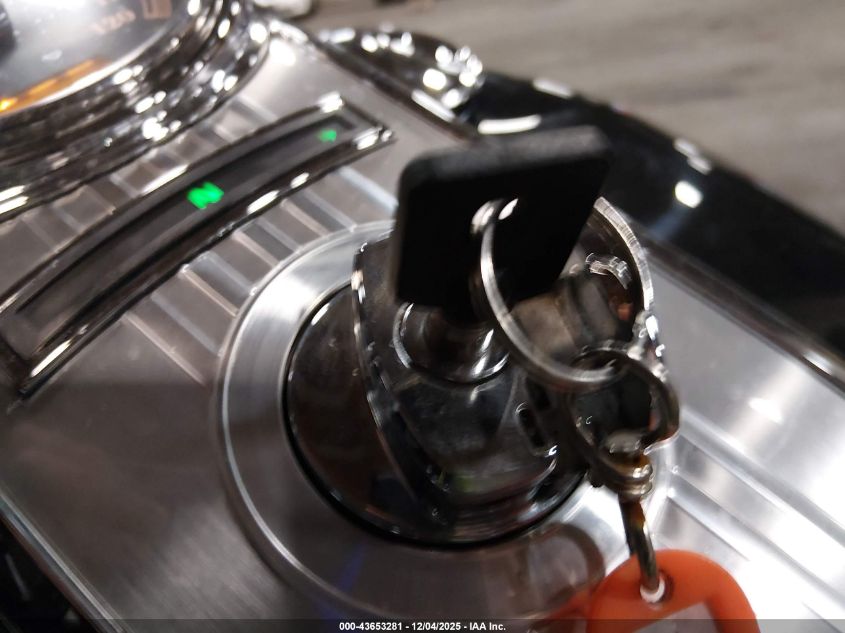 2011 Harley-Davidson Flhr VIN: 1HD1FB416BB651995 Lot: 43653281