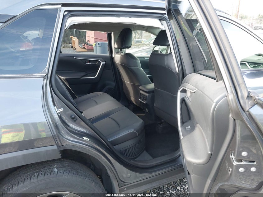 2024 TOYOTA RAV4 HYBRID XLE PREMIUM - JTMB6RFV9RD121601