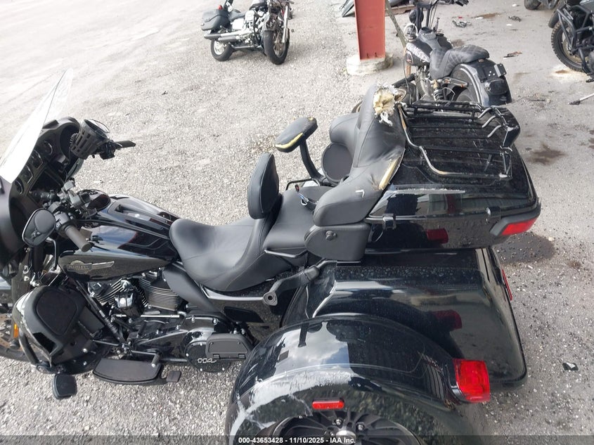 2025 Harley-Davidson Flhtcutg VIN: 1HD1MAF10SB852563 Lot: 43653428