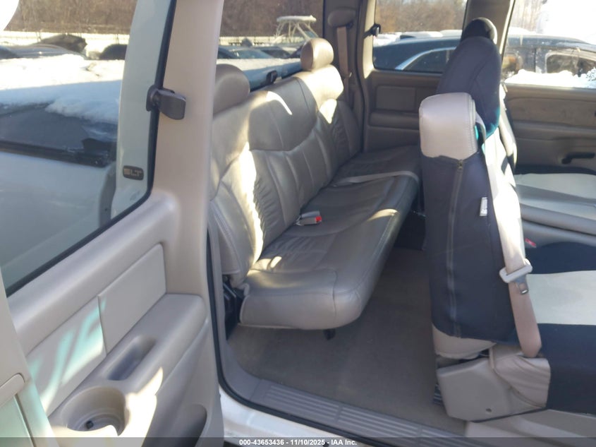 2002 GMC Sierra 2500Hd Sle VIN: 1GTHC29152E111490 Lot: 43653436