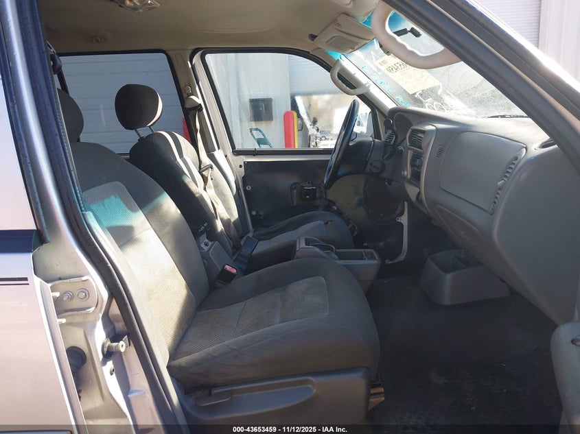 1FMZU67K15UB40527 2005 FORD EXPLORER SPORT TRAC photo no. 5