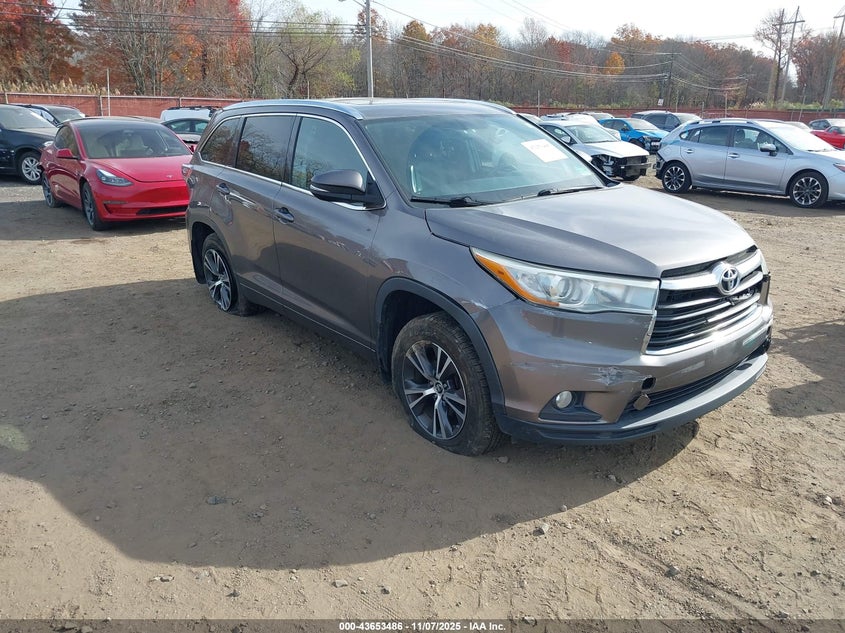 TOYOTA HIGHLANDER XLE V6