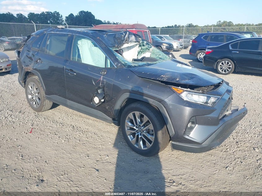 TOYOTA RAV4 XLE PREMIUM