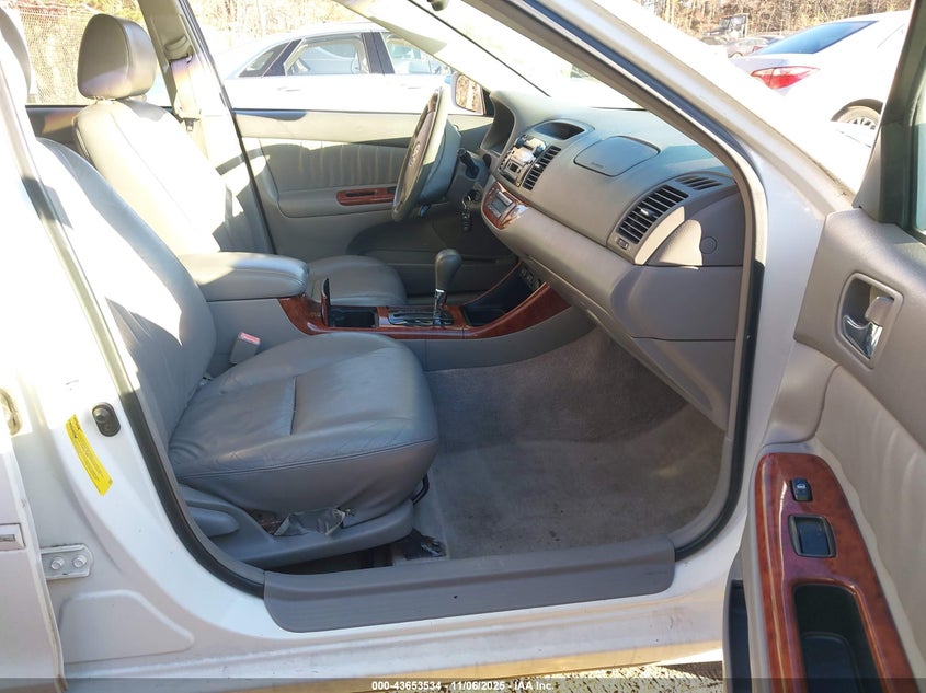 4T1BF30K42U005400 2002 TOYOTA CAMRY photo no. 5