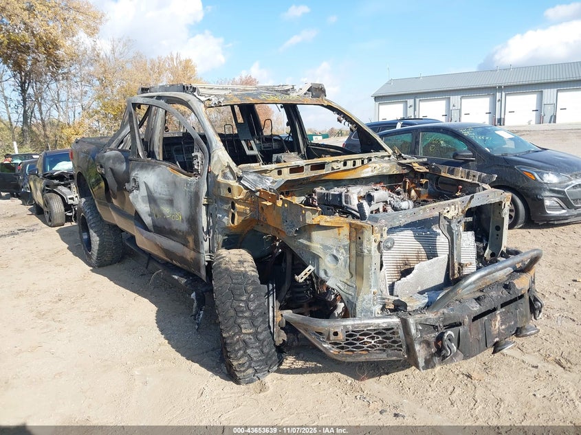 2016 NISSAN TITAN XD PRO-4X DIESEL - 1N6BA1F43GN506048