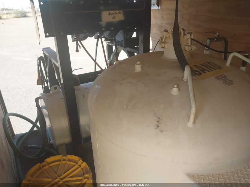 2011 Ford F-650 Xl/Xlt VIN: 3FRNX6FC1BV437539 Lot: 43653692