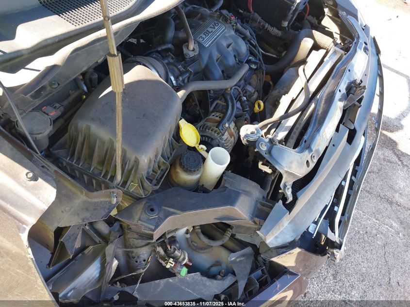 2010 Volkswagen Routan Se VIN: 2V4RW3D15AR246033 Lot: 43653835