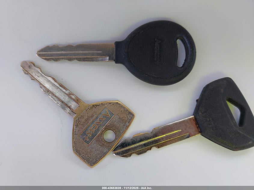 2001 Jeep Cherokee Sport VIN: 1J4FT48SX1L623943 Lot: 43653839