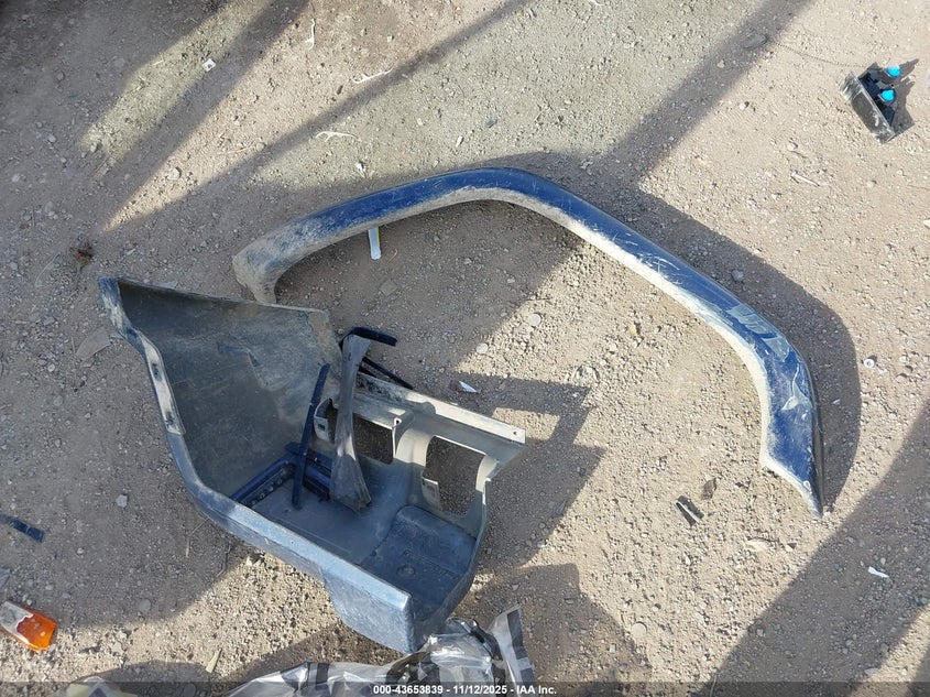 2001 Jeep Cherokee Sport VIN: 1J4FT48SX1L623943 Lot: 43653839