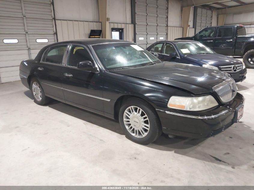 LINCOLN TOWN CAR SIGNATURE LIMITED