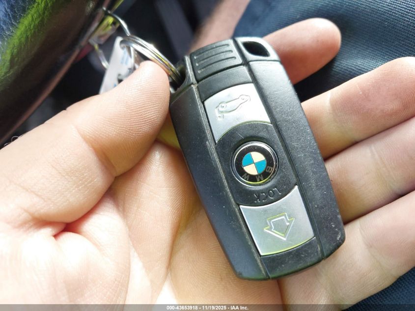 2009 BMW 328I VIN: WBAWR33579P460394 Lot: 43653918