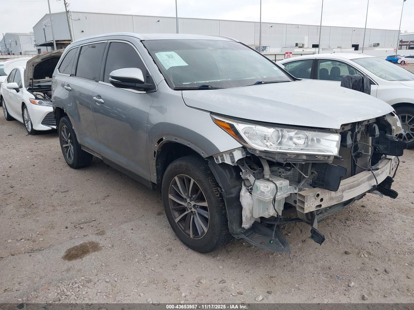 2019 TOYOTA HIGHLANDER XLE - 5TDKZRFH5KS312928