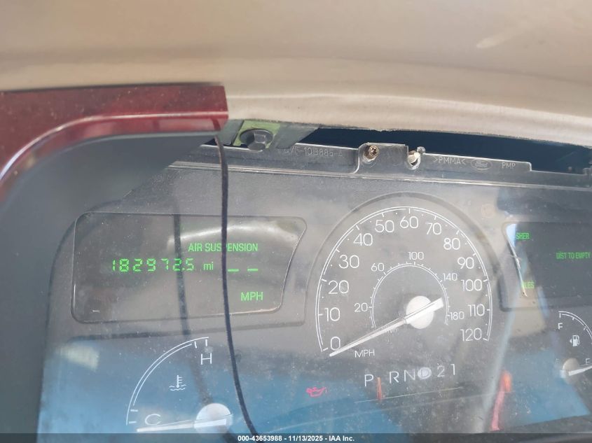 2004 Lincoln Town Car Signature VIN: 1LNHM81W34Y635306 Lot: 43653988