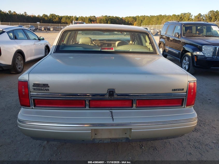 1997 Lincoln Town Car Executive VIN: 1LNLM81W2VY760213 Lot: 43654001