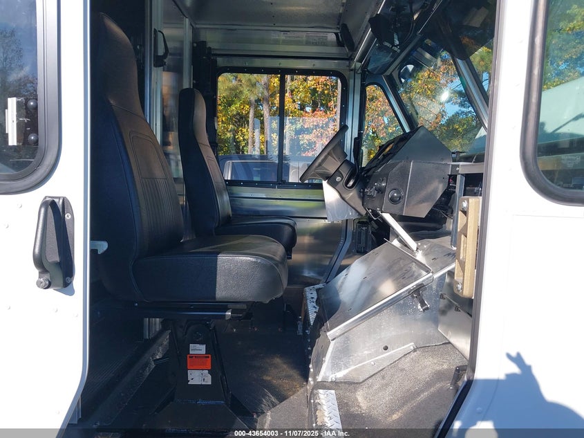 1FC3E3KNTTDD19479 2026 FORD ECONOLINE photo no. 7