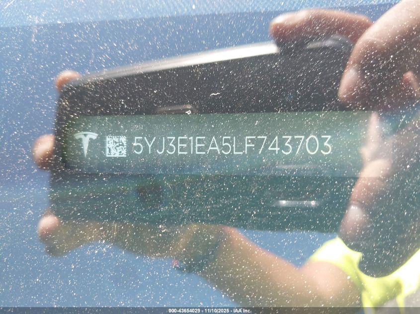 2020 Tesla Model 3 Standard Range Plus Rear-Wheel Drive/Standard Range Rear-Wheel Drive VIN: 5YJ3E1EA5LF743703 Lot: 43654029